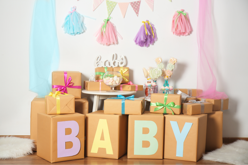 in-bshower-peach-imagen-cajas-carton-regalos-baby-pompones-celeste-rosado-morado.jpg