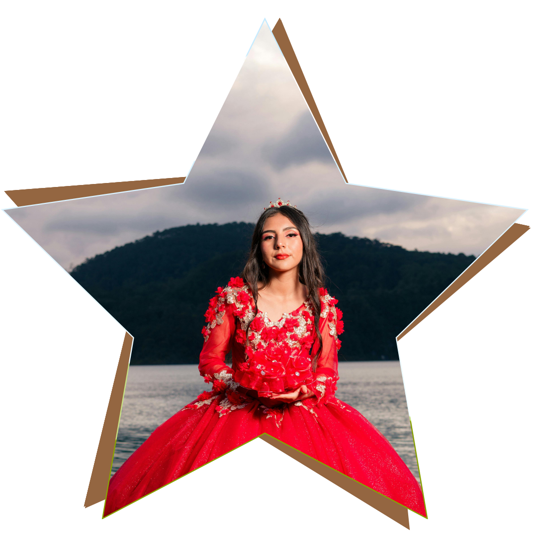 invitacion-digital-XV-hollywood-fotografia-forma-estrella-quinceanera-vestido-rojo